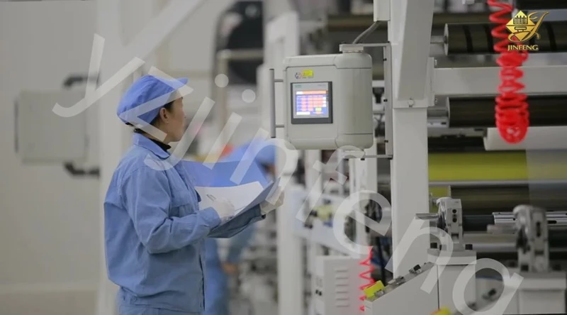 Quality inspection of PETG sheet transparency and thickness Quality inspection of PETG sheet transparency and thickness